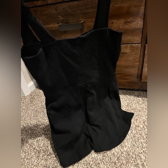 🩷VS PINK ROMPER SIZE L - Picture 4 of 4